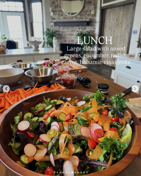 Nam bác sĩ 66 tuổi mà “trẻ khỏe như 40” nhớ ăn uống kiểu này mỗi ngày - Ảnh 3.