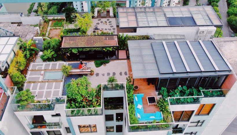 Cận cảnh khu vườn "trong mơ", được đầu tư hơn 3 tỷ đồng trên sân thượng tầng 30 tại Hưng Yên- Ảnh 1.