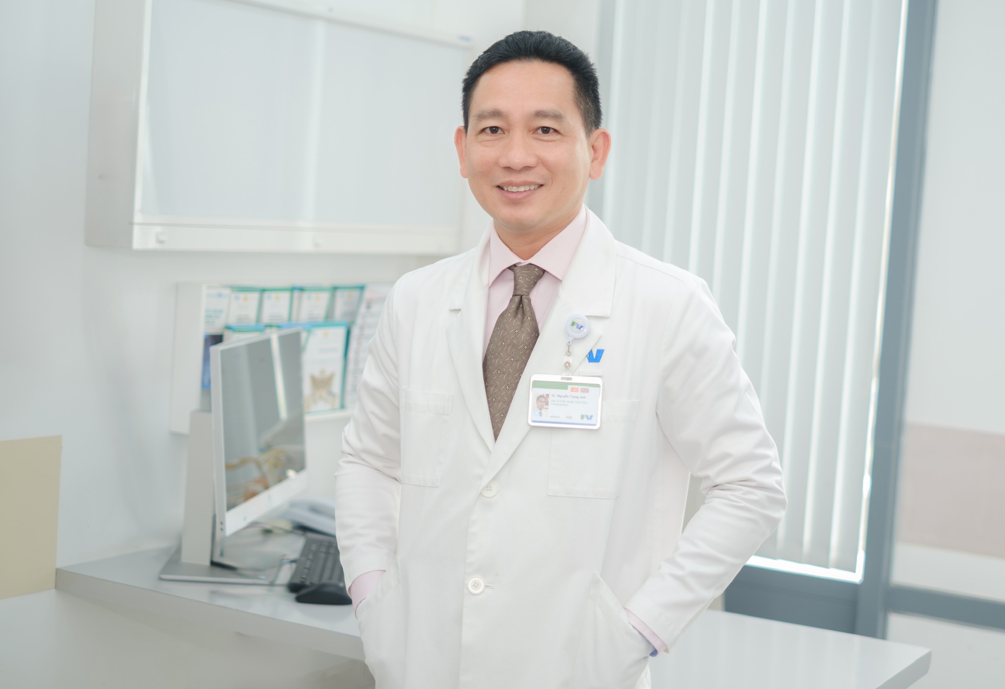 Bác sĩ chuyên ngành y học thể thao hơn 30 năm kinh nghiệm: U60 ngỡ ngoài 30, xứng danh 