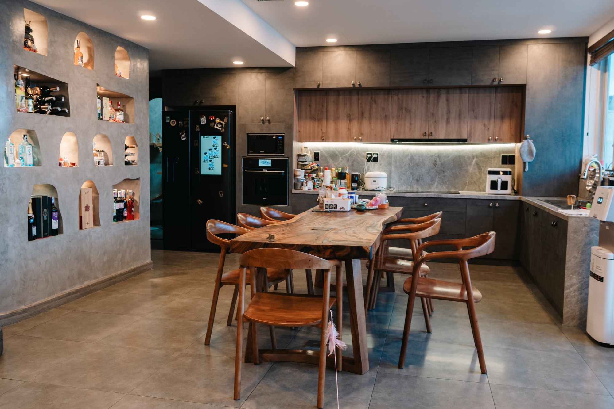 Dàn "nam thần Vbiz" không chỉ đẹp trai mà còn sở hữu cơ ngơi đáng mơ ước: Người ở biệt thự 40 tỷ, người chọn sống tối giản - Ảnh 58.