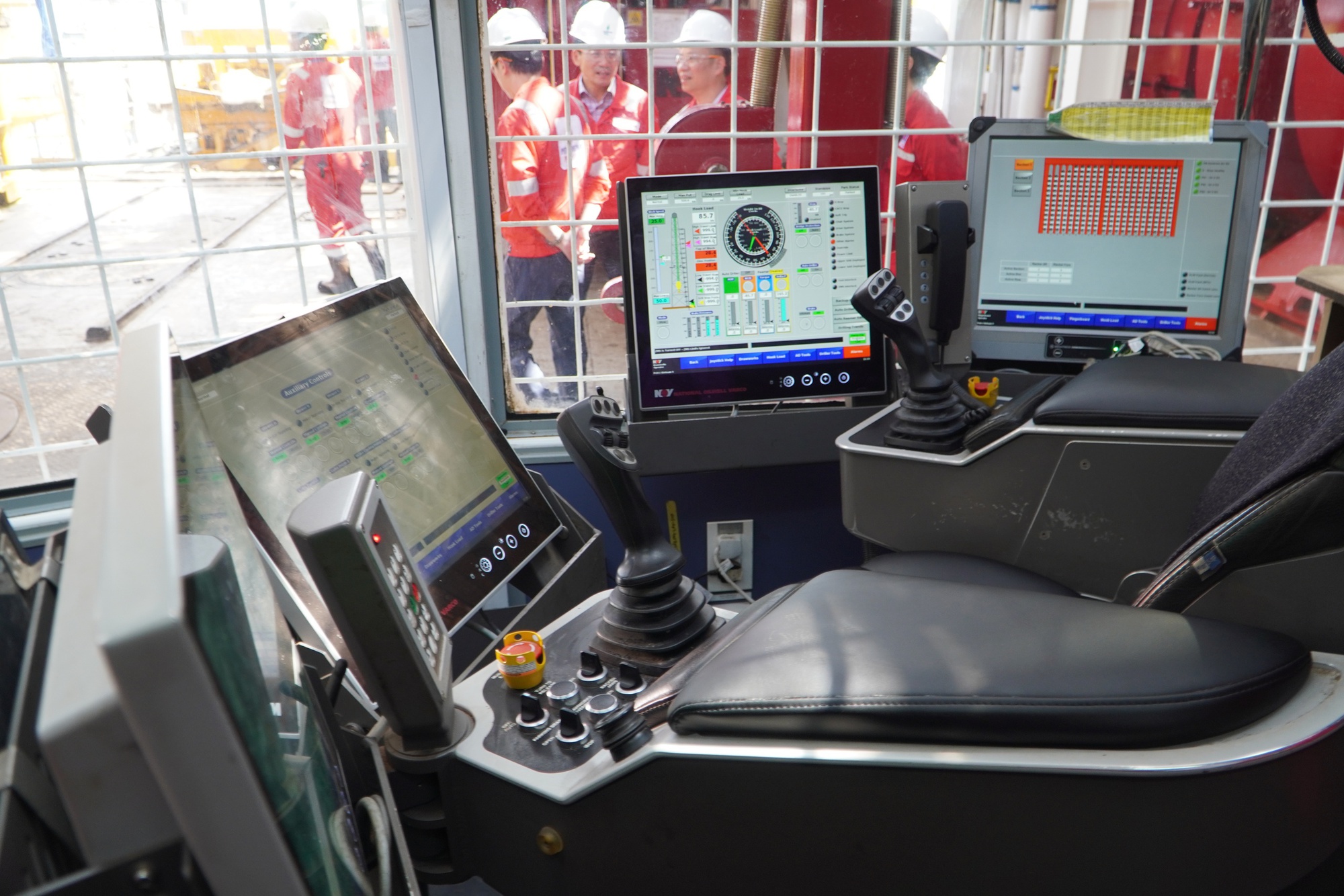 Giàn khoan PV DRILLING IX: Bước tiến mới trong ngành khoan Dầu khí tại TPHCM - Ảnh 5. Giàn khoan PV DRILLING IX: Bước tiến mới trong ngành khoan Dầu khí tại TPHCM - Ảnh 5.