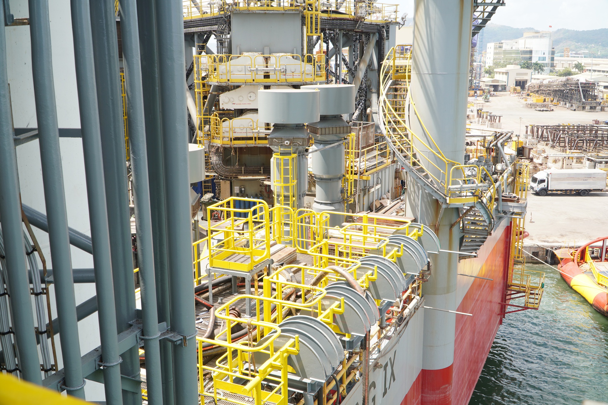 Giàn khoan PV DRILLING IX: Bước tiến mới trong ngành khoan Dầu khí tại TPHCM - Ảnh 8. Giàn khoan PV DRILLING IX: Bước tiến mới trong ngành khoan Dầu khí tại TPHCM - Ảnh 8.