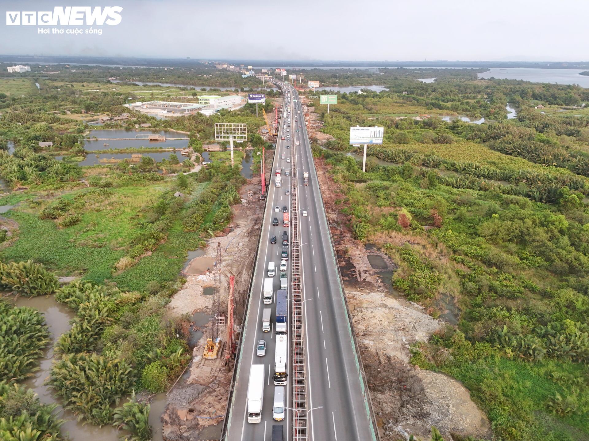 Cận cảnh cao tốc TP.HCM - Long Thành sau hơn nửa năm thi công mở rộng- Ảnh 9.