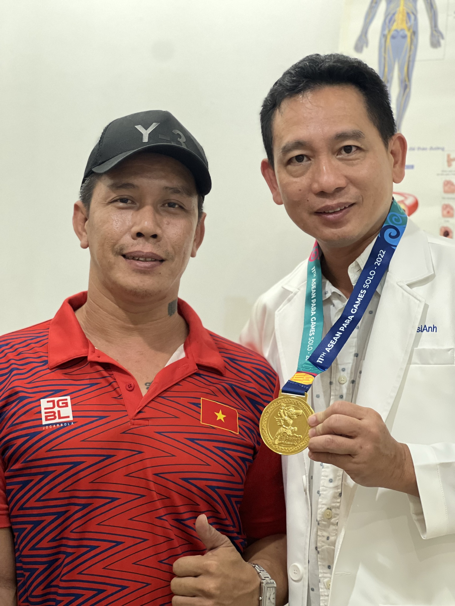 Bác sĩ chuyên ngành y học thể thao hơn 30 năm kinh nghiệm: U60 ngỡ ngoài 30, xứng danh 