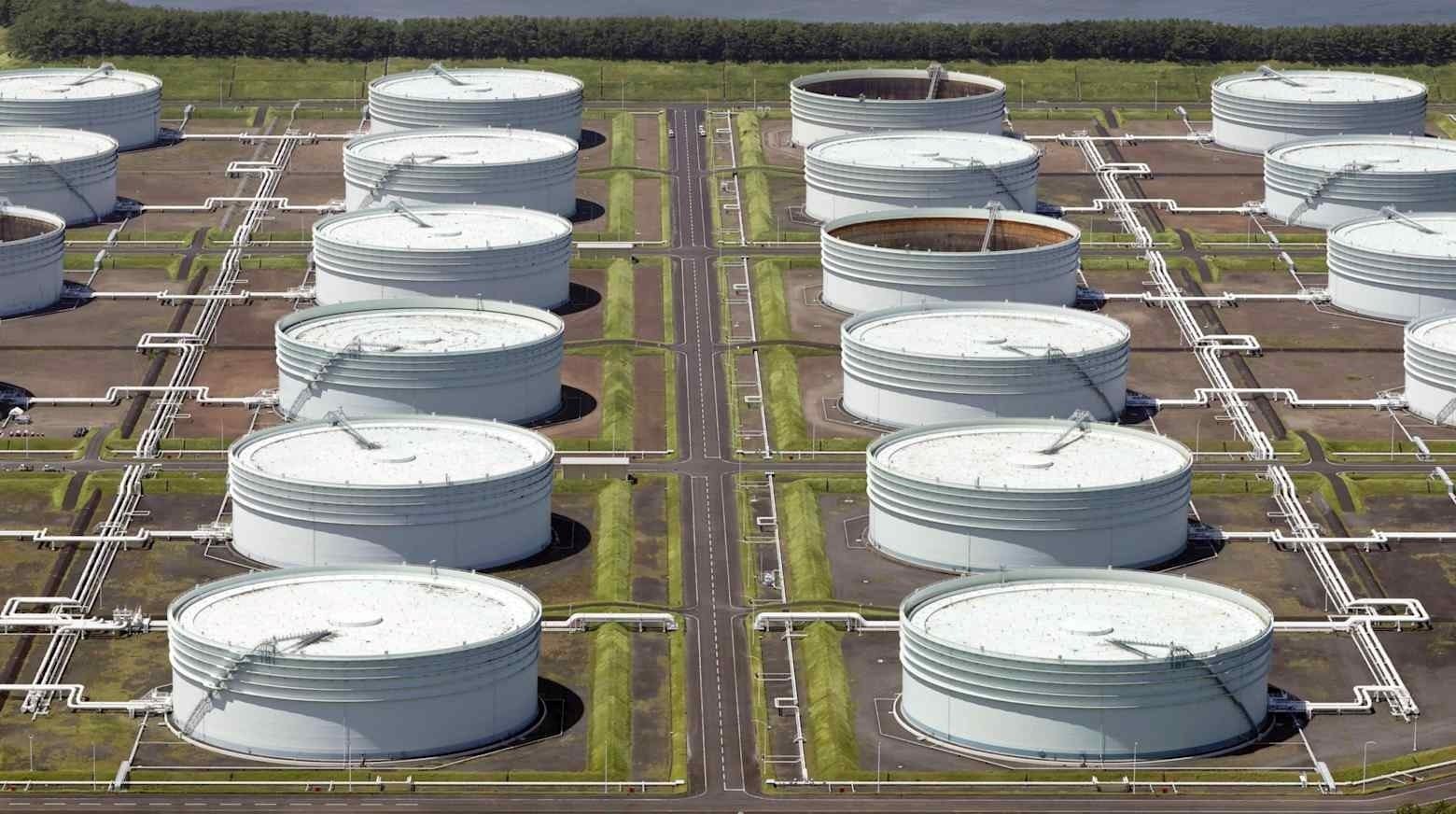 Việt Nam, Philippines đề nghị Nhật Bản hỗ trợ nguồn dầu từ kho dự trữ chiến lược, Tokyo phản ứng thế nào?- Ảnh 1.