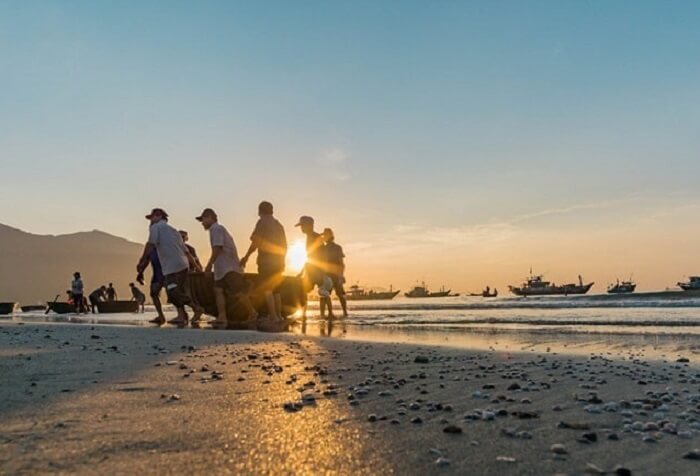 Cảng cá gần 300 tỷ thành điểm du lịch, chủ tịch tỉnh phải đăng lên Facebook - Ảnh 4.