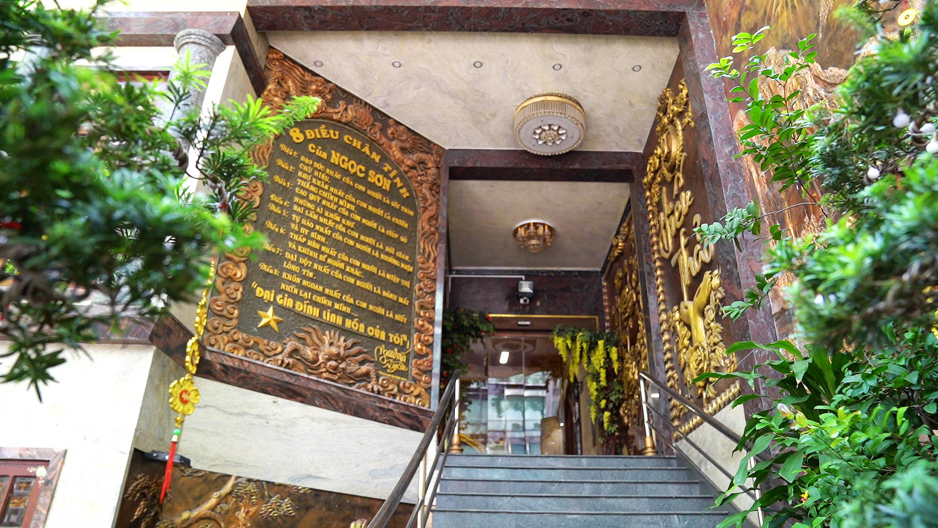 "Ông hoàng nhạc sến" đình đám Việt Nam U60 chưa lấy vợ nhưng đã có 3 con, ở biệt thự dát vàng- Ảnh 3.