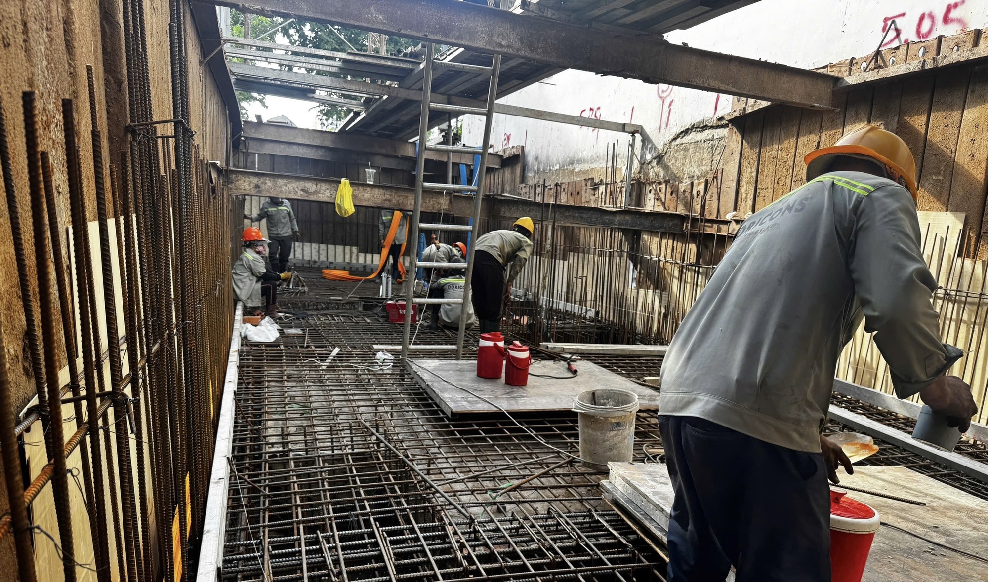 Giá vật liệu xây dựng tăng mạnh năm 2026 khiến nhà thầu lo lắng - Ảnh 3.