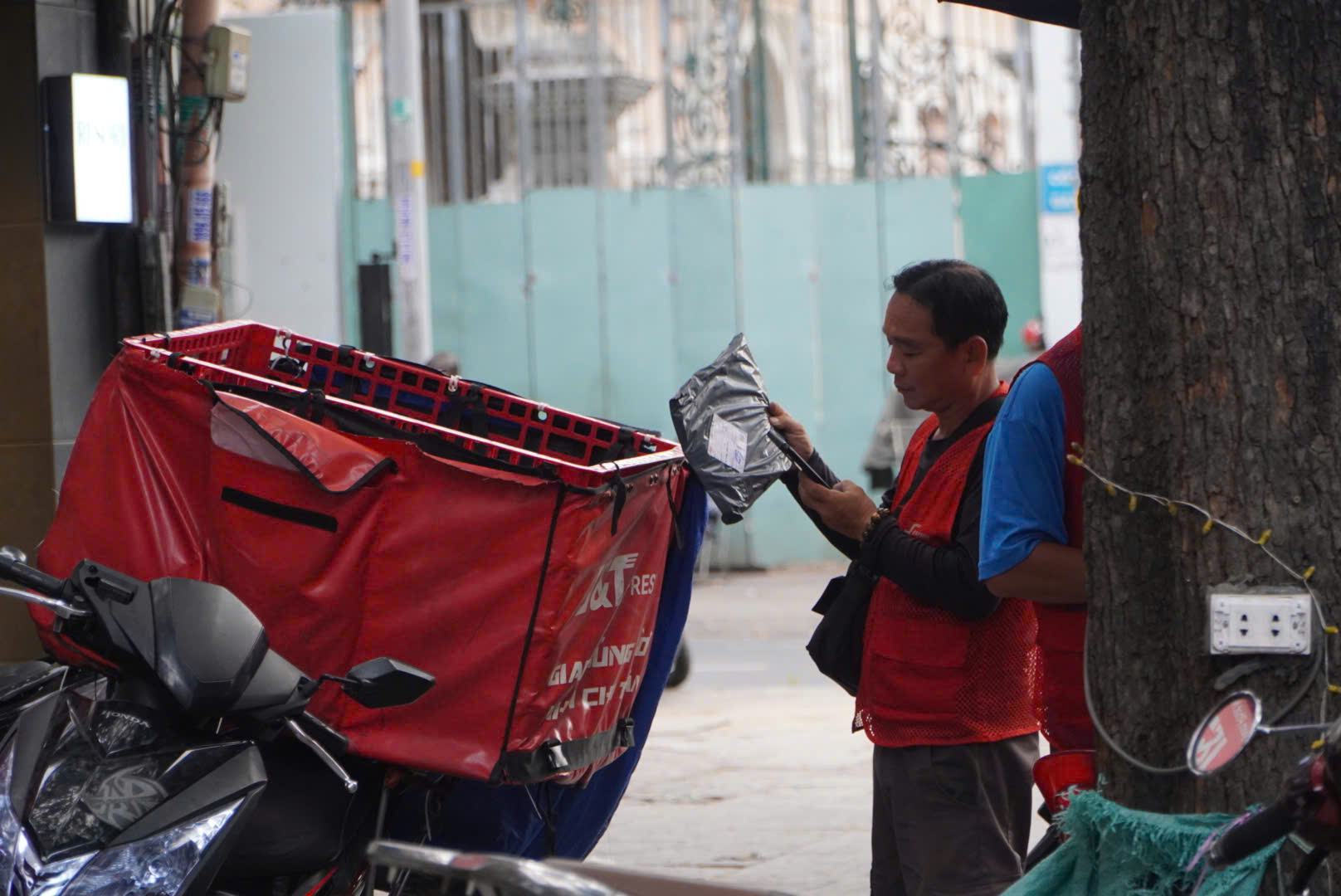 Vì sao người mua hàng online không còn mê hàng giá rẻ trong năm 2026? - Ảnh 1. Vì sao người mua hàng online không còn mê hàng giá rẻ trong năm 2026? - Ảnh 1.