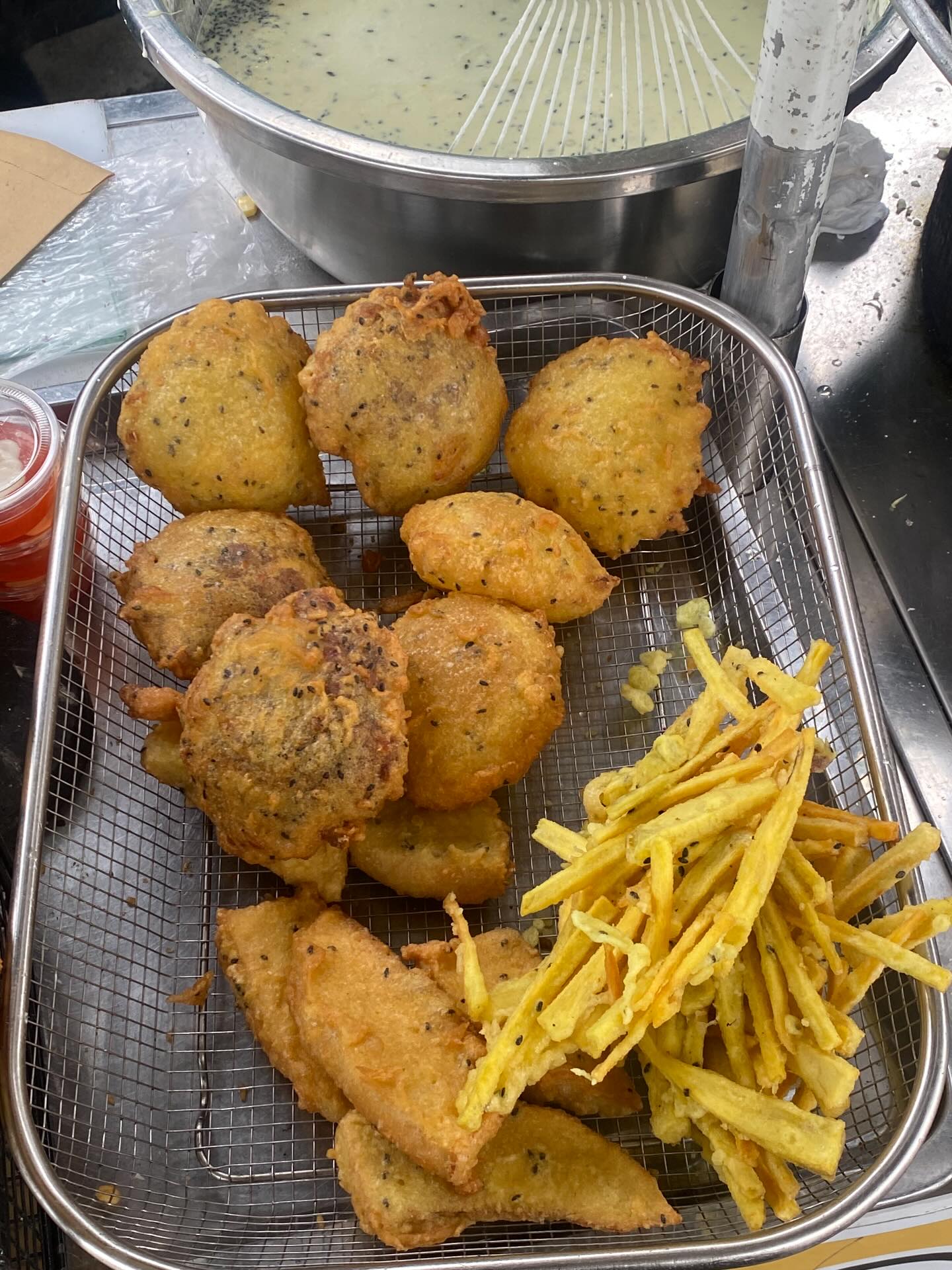 Chuyện lạ Đà Nẵng: Chuối chiên vỉa hè đang bán chạy bỗng đồng loạt biến mất nhường chỗ cho thức uống giải nhiệt chưa tới 20.000 đồng- Ảnh 3.