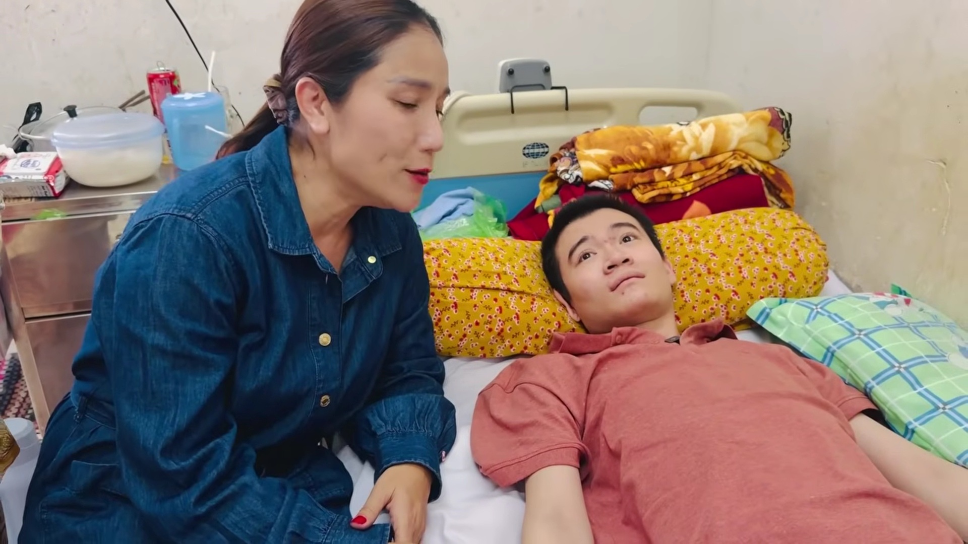 Nữ NSƯT giữ đúng lời hứa, đi Mỹ về cầm tiền tới Cần Thơ làm 1 việc - Ảnh 2.