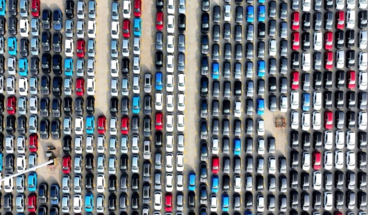 Chi phí nuôi ô tô xăng tăng 700 nghìn đồng/tháng, xe điện bỗng trở thành 'phao cứu sinh': Cả thế giới 'quay xe' chỉ trong 1 tuần- Ảnh 2.