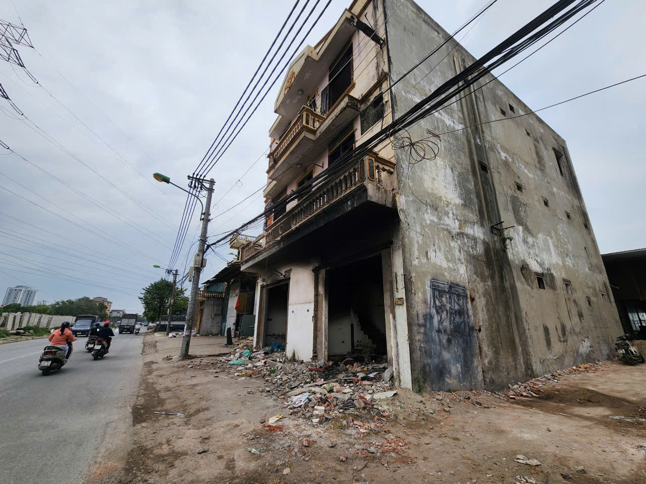 Hiện trạng dự án mở rộng đường Tam Trinh sau gần 1 thập kỷ chưa hoàn thành - Ảnh 7.