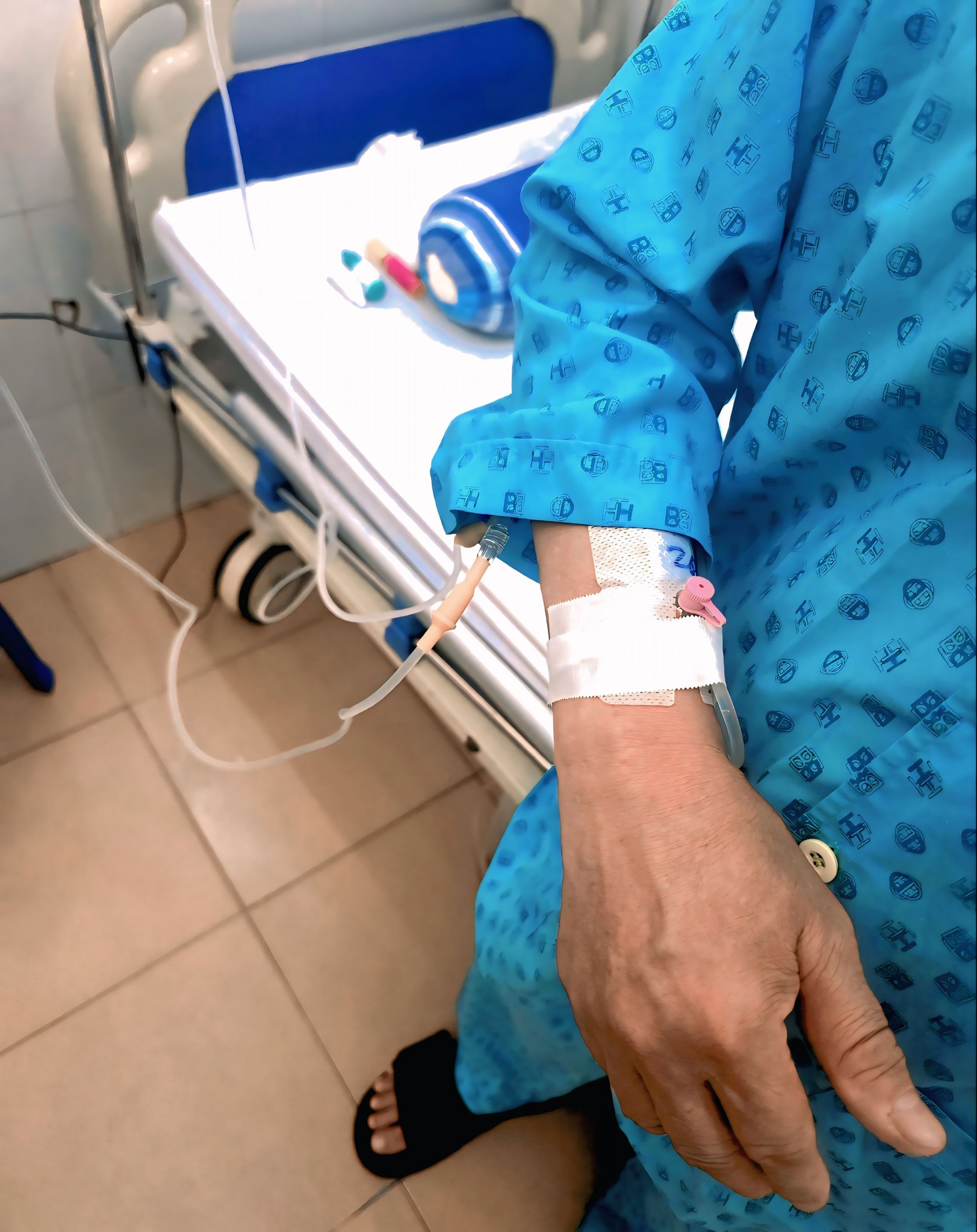 Loạt sao Việt vào động viên "ông bầu" Đan Trường- Ảnh 2.