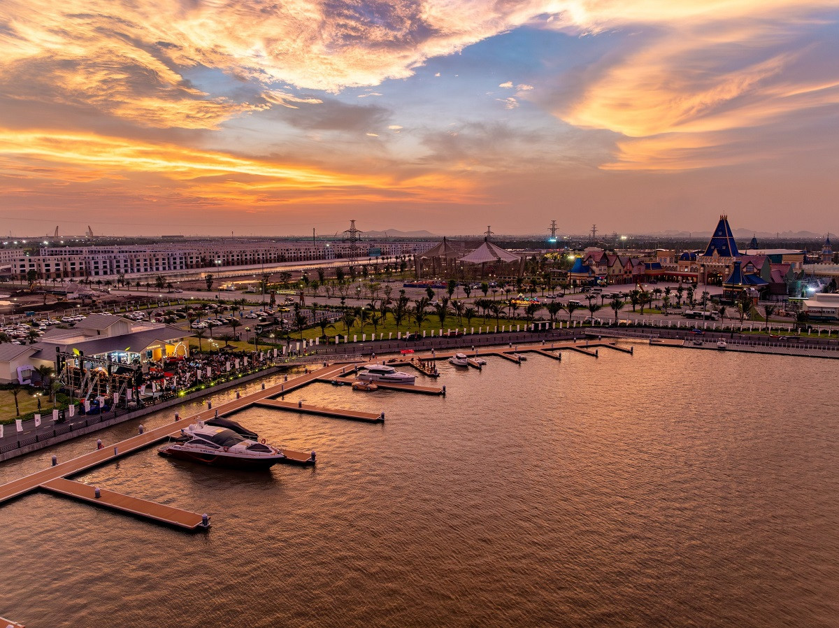 Một công trình của tỷ phú Phạm Nhật Vượng thiết lập kỷ lục về tốc độ xây dựng "thần tốc", kết nối trung tâm TP Hải Phòng với "đảo tỷ phú" 2,4 tỷ USD- Ảnh 2.