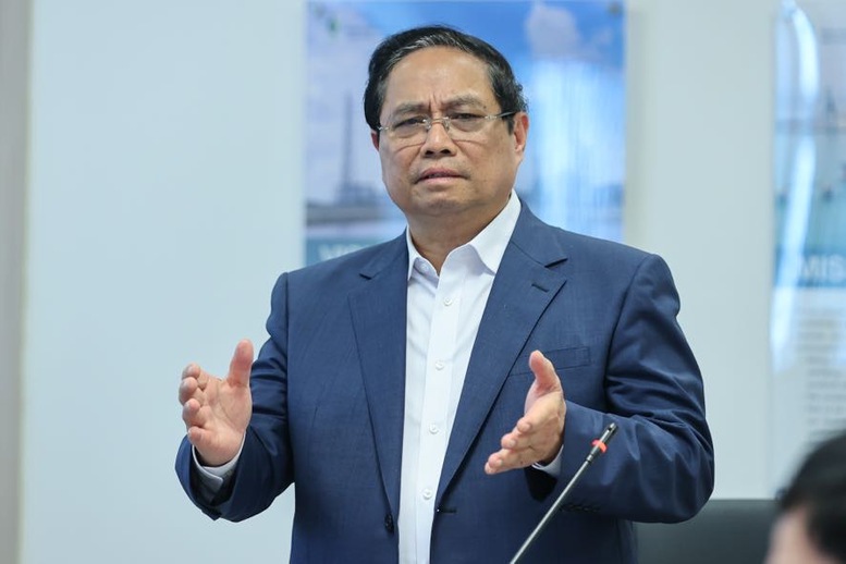 Thủ tướng làm việc tại Nhà máy Lọc hóa dầu Nghi Sơn và khảo sát địa điểm xây dựng kho dầu chiến lược- Ảnh 5.