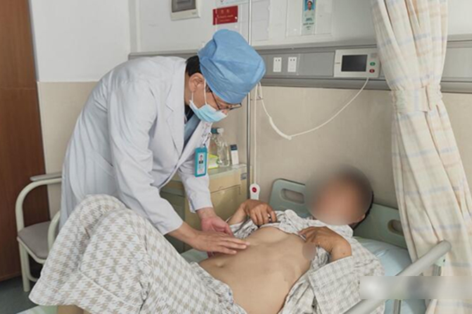 Ngày càng có nhiều người mắc ung thư gan, bác sĩ nhấn mạnh: Thà ăn cơm không còn hơn "no say" với 5 việc này- Ảnh 1.