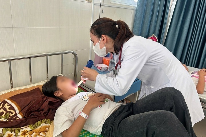 Vì sao bánh mì dễ gây ngộ độc hàng loạt?- Ảnh 1.