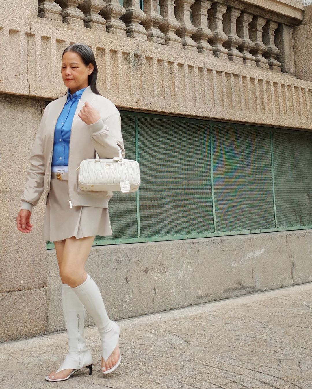 Từ bác sĩ nghỉ hưu đến người mẫu cho sàn diễn cao cấp ở tuổi 71: Người phụ nữ từng chiếm spotlight show Miu Miu là ai?- Ảnh 3.