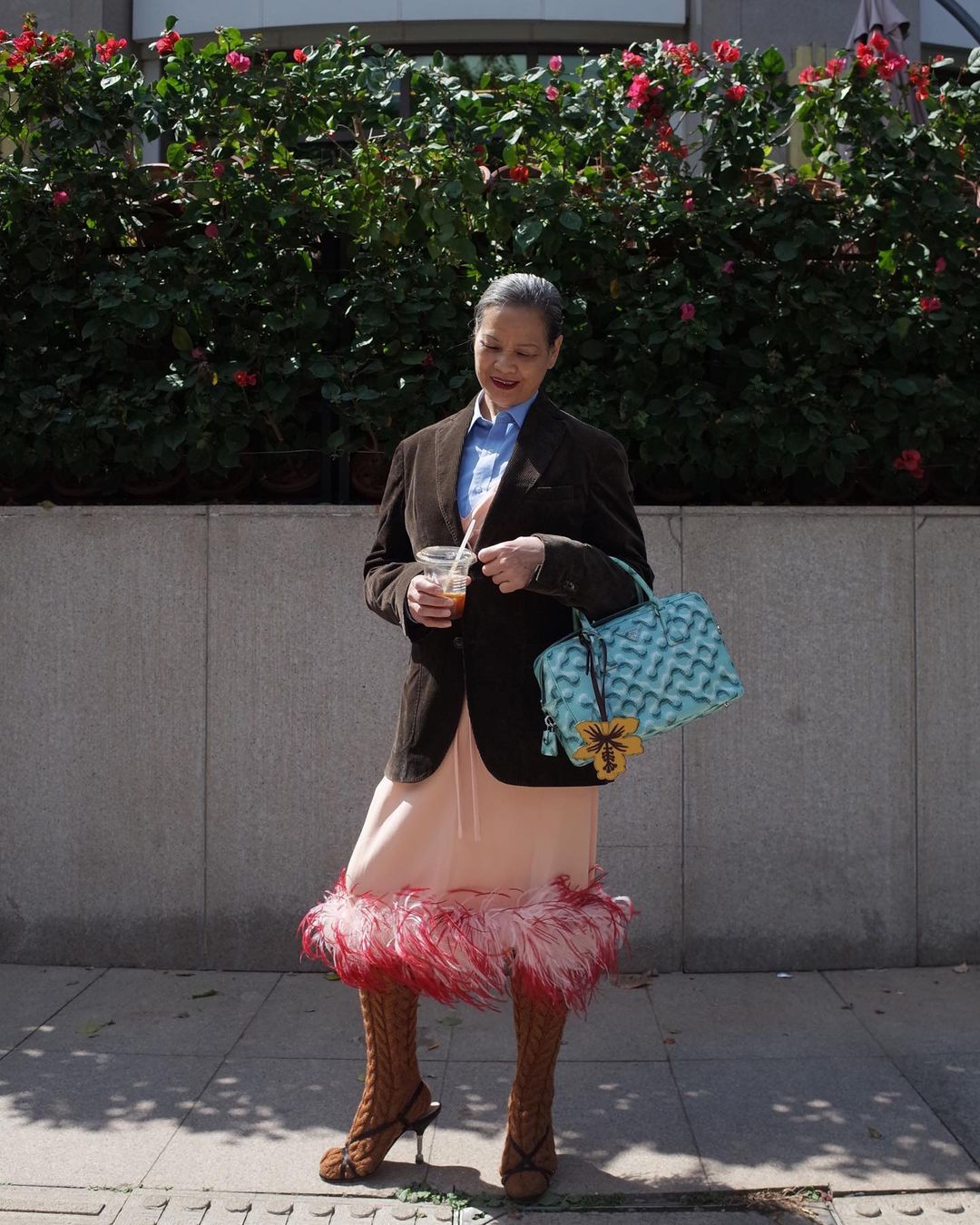 Từ bác sĩ nghỉ hưu đến người mẫu cho sàn diễn cao cấp ở tuổi 71: Người phụ nữ từng chiếm spotlight show Miu Miu là ai?- Ảnh 14.