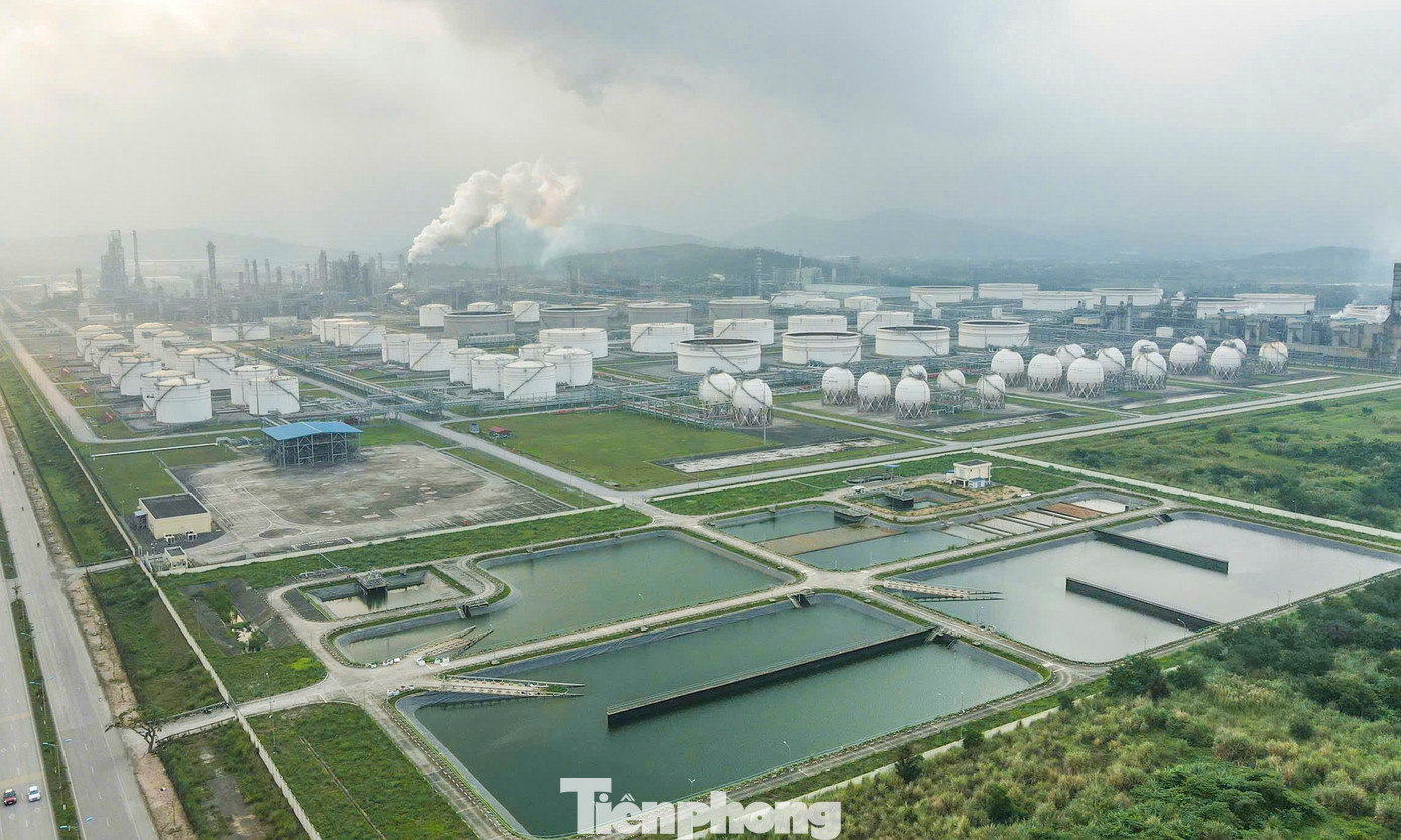 Cận cảnh nhà máy lọc hóa dầu lớn nhất nước- Ảnh 1.