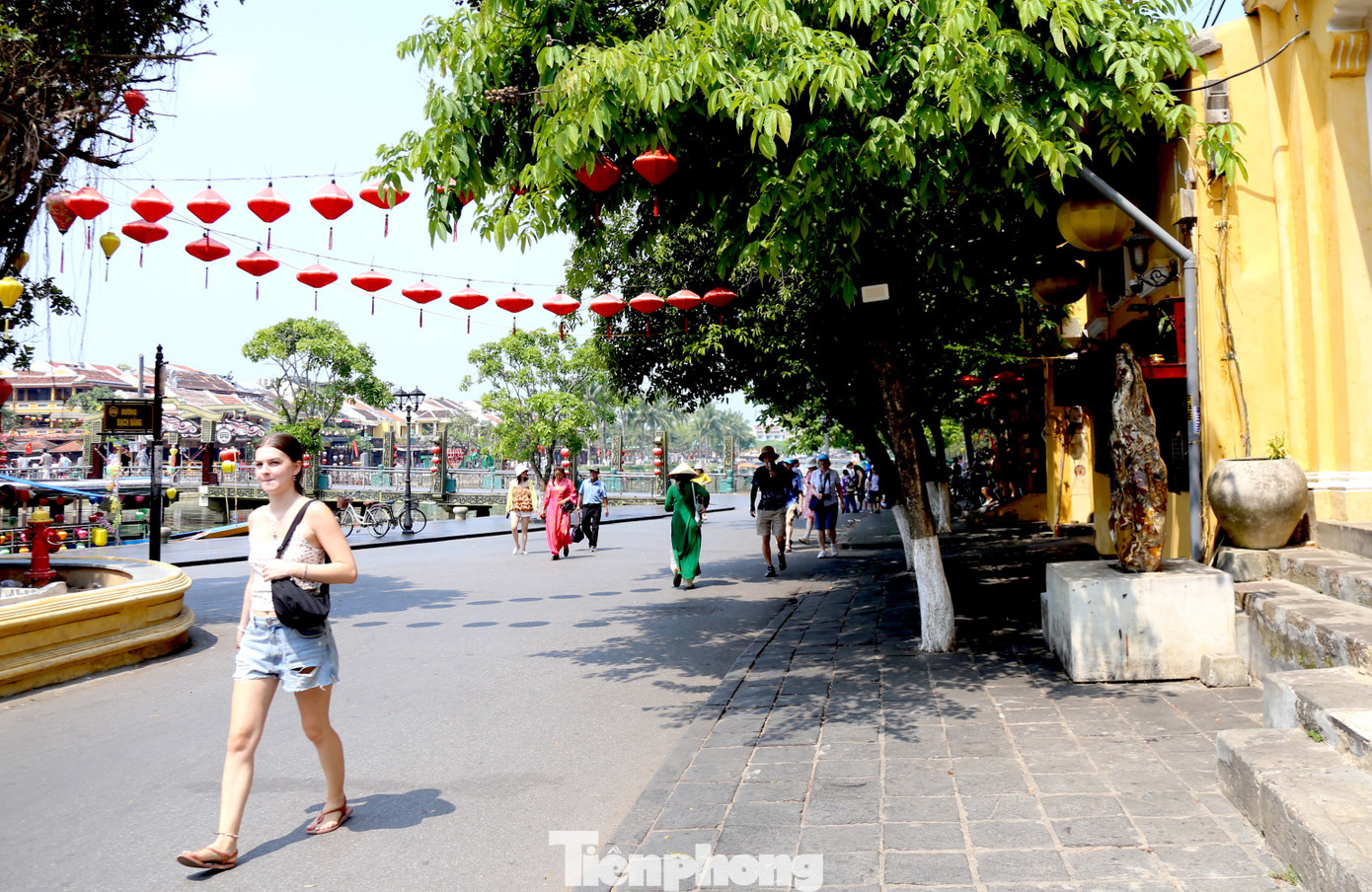 Diện mạo 'lạ' của phố cổ Hội An trước giờ G ‘siết’ vỉa hè- Ảnh 4.