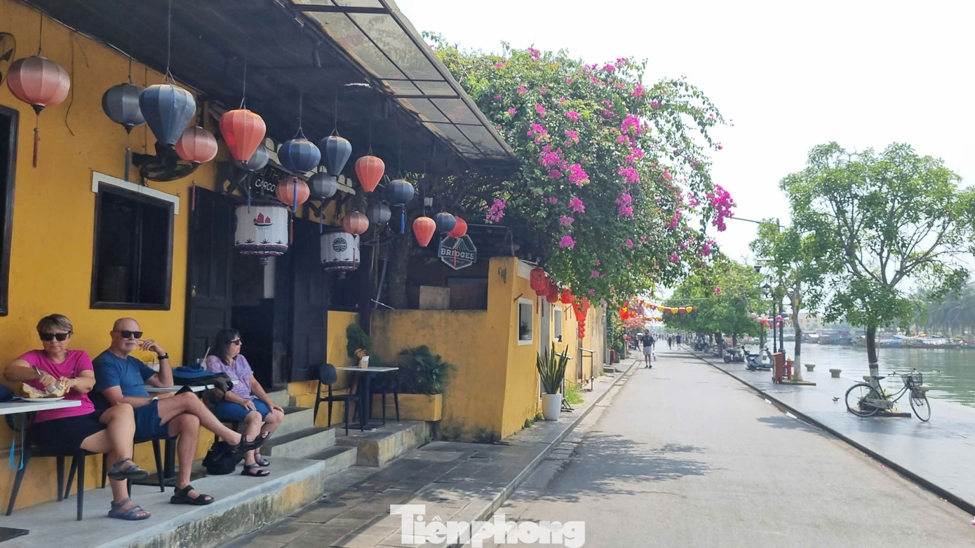 Diện mạo 'lạ' của phố cổ Hội An trước giờ G ‘siết’ vỉa hè- Ảnh 3.