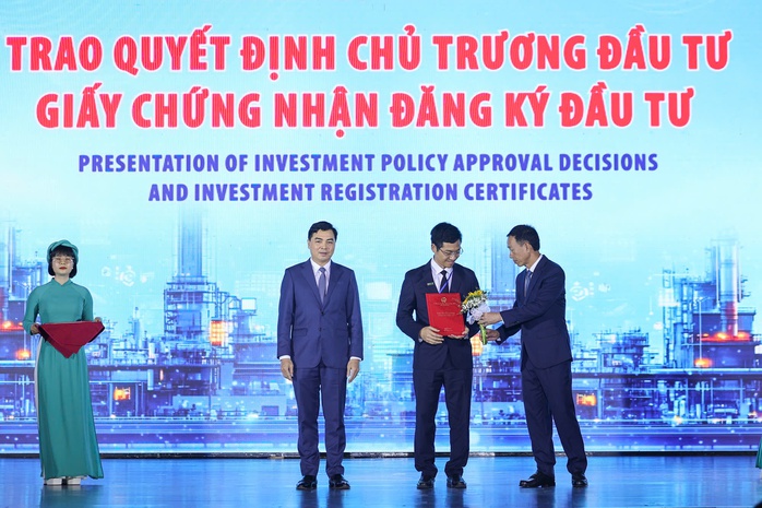 Thanh Hóa trao quyết định đầu tư, biên bản ghi nhớ cho 42 dự án trị giá gần 4 tỉ USD - Ảnh 3.