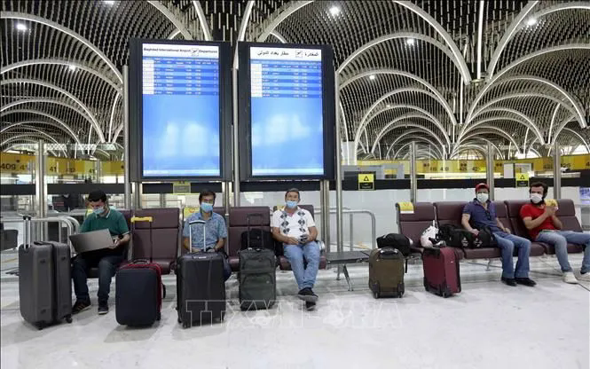 Giá vé máy bay trên các chặng Á - Âu tăng vọt - Ảnh 1.