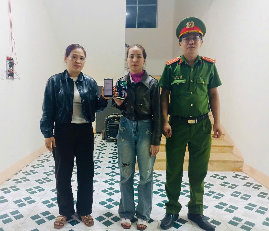 Tài khoản báo biến động số dư +40.000.000 đồng, người phụ nữ SN 1999 liền trình báo công an xã, xác minh thông tin người chuyển khoản - Ảnh 1.