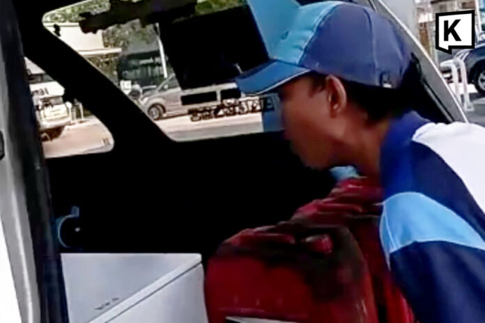 Thái Lan: Bị từ chối bán dầu, người đàn ông quay lại với quan tài chứa thi thể- Ảnh 1.