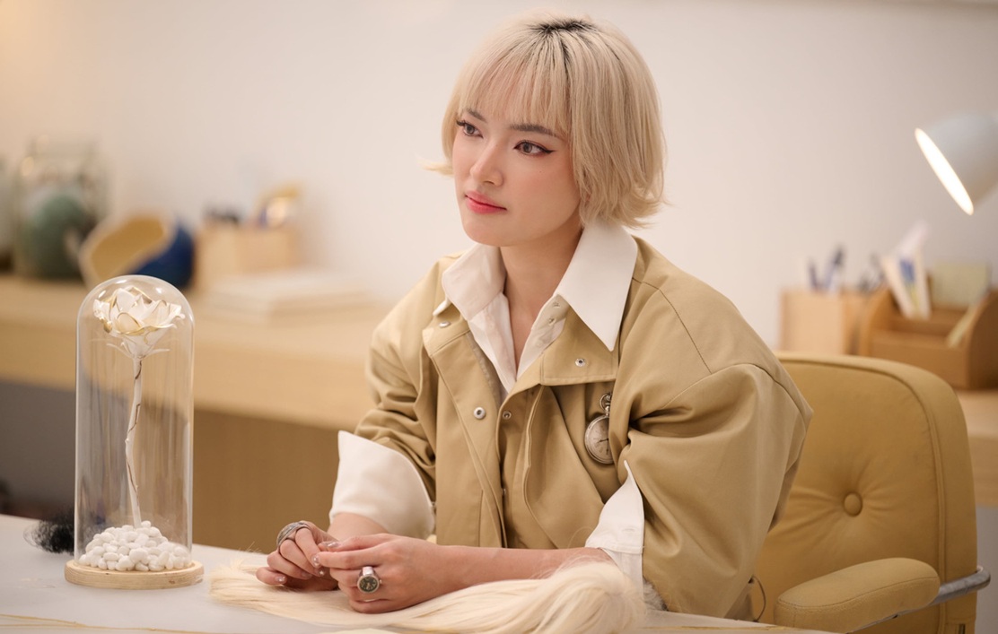 Một nữ nghệ sĩ Việt xuất hiện tại quảng trường Thời Đại ở New York - Ảnh 2.