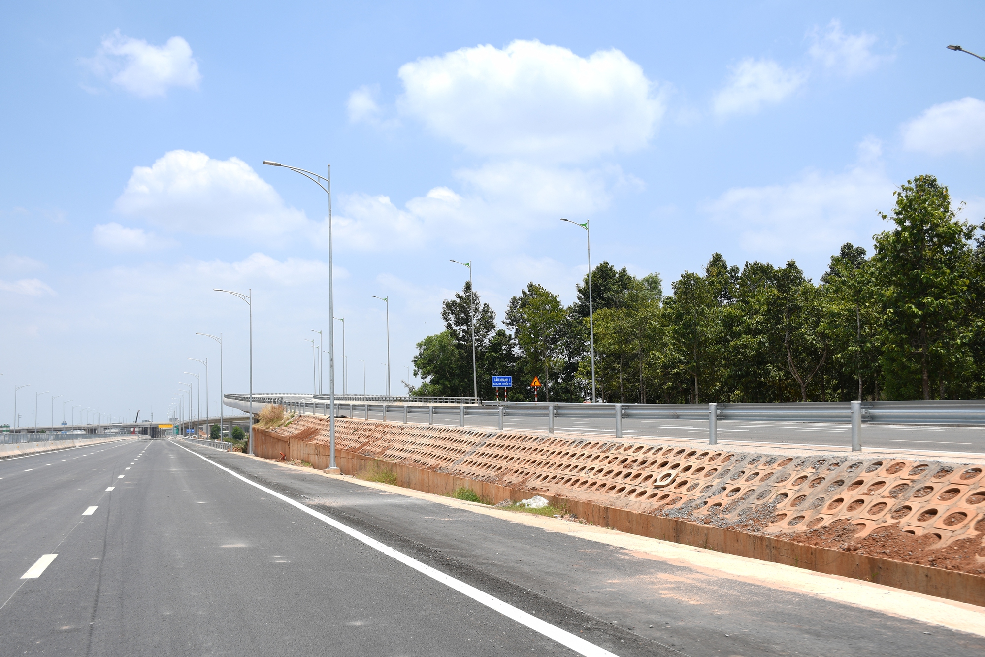 Cao tốc Biên Hòa - Vũng Tàu hoãn khai thác tạm đến tháng 4 , 2026 - Ảnh 17.