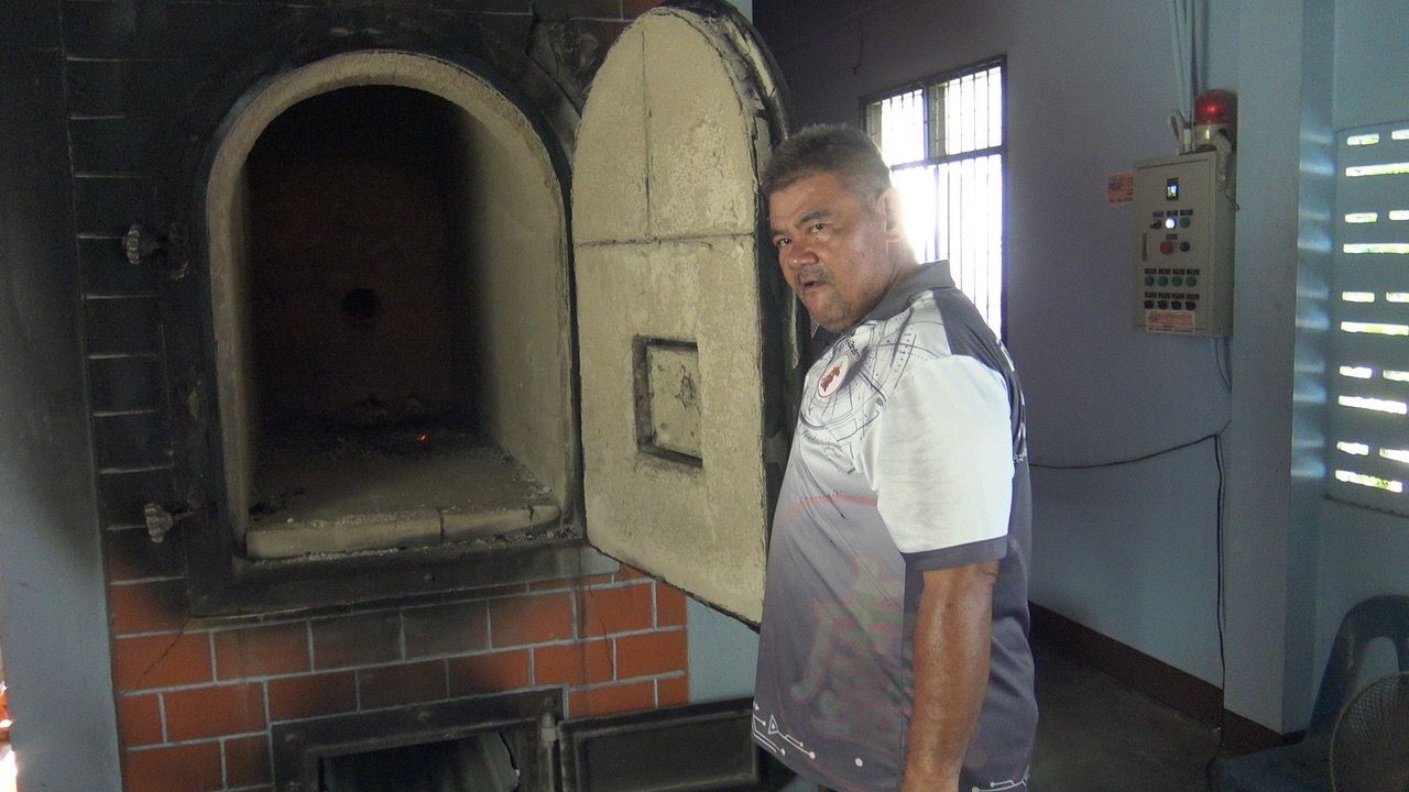 Thái Lan: Bị từ chối bán dầu, người đàn ông quay lại với quan tài chứa thi thể- Ảnh 2.