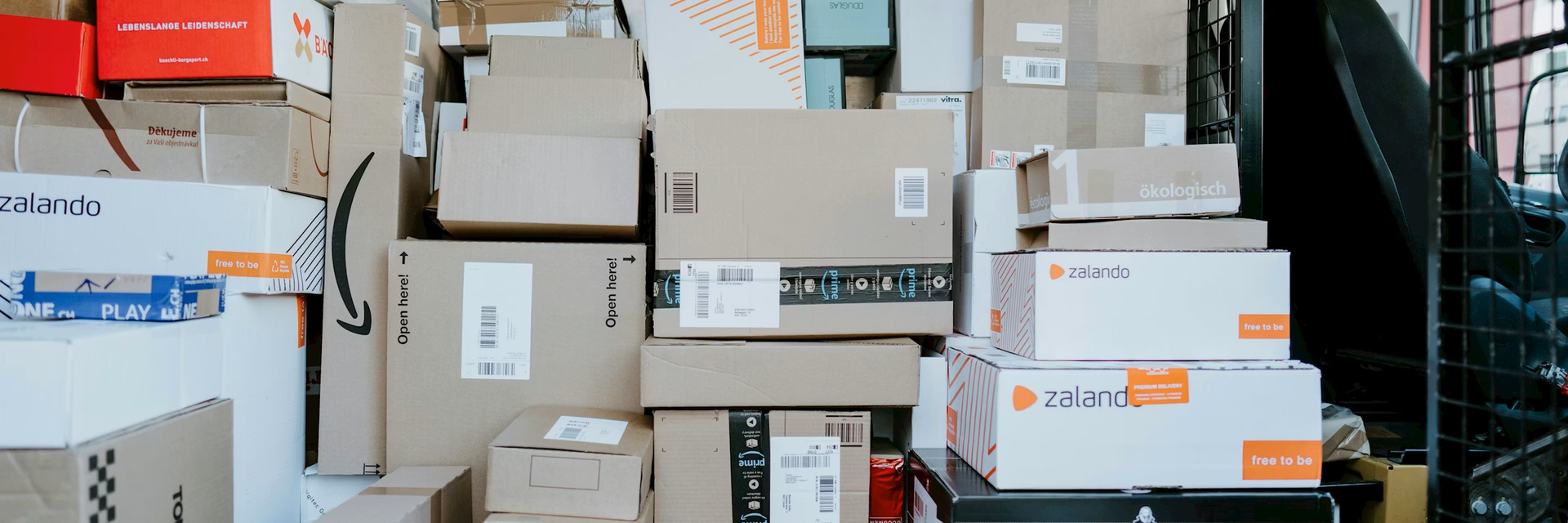 Thực sự có freeship trên sàn thương mại điện tử không? Hay tất cả chúng ta đều bị nhà bán hàng "đánh lừa"?- Ảnh 2.