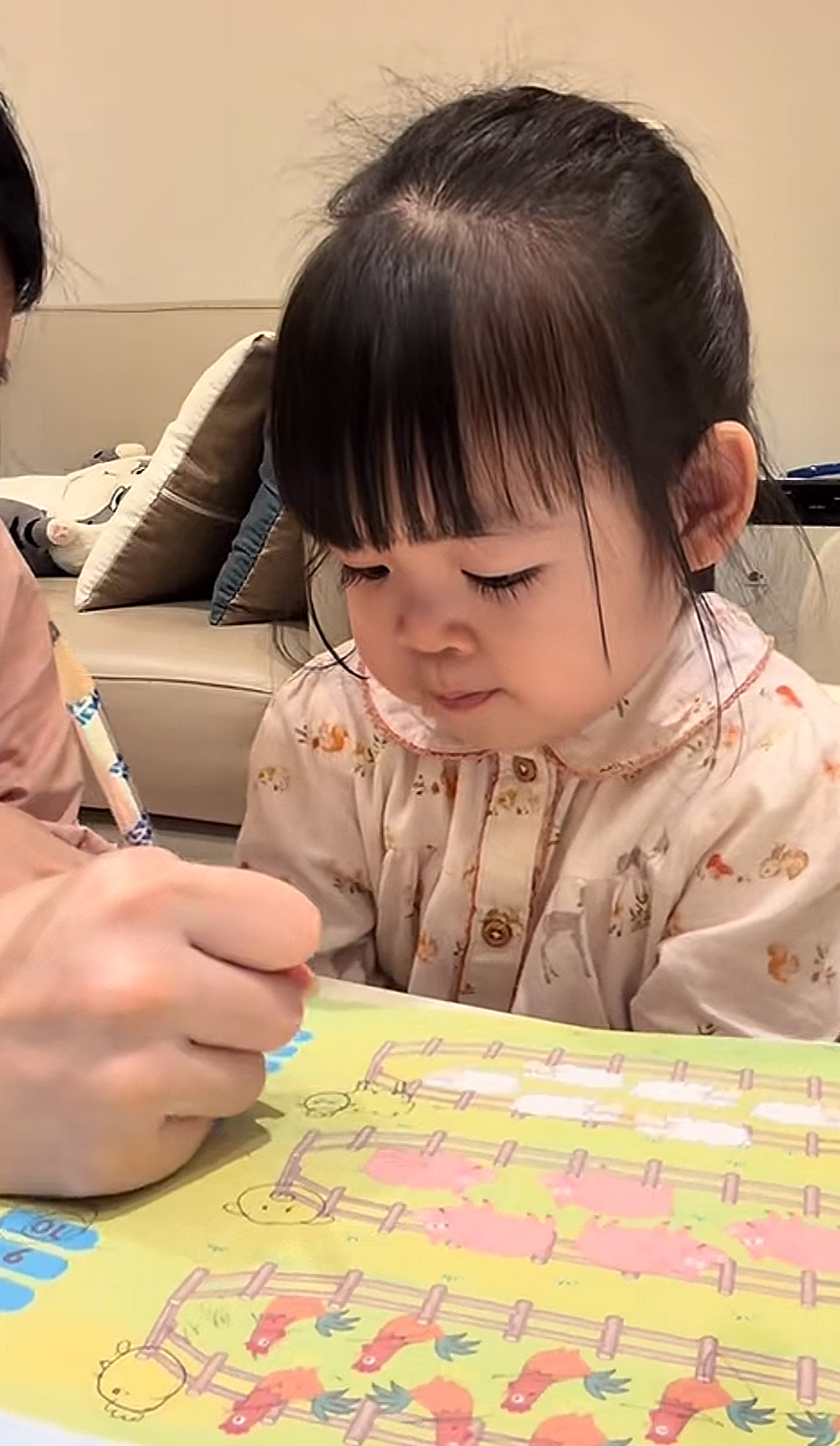 Cuộc sống của Đỗ Mỹ Linh khi làm vợ chủ tịch CLB Hà Nội, giờ thêm trọng trách "làm cô giáo"- Ảnh 1.