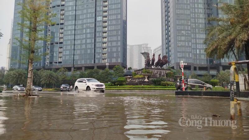 Hà Nội: Người giàu bì bõm trong khu nhà trăm tỉ