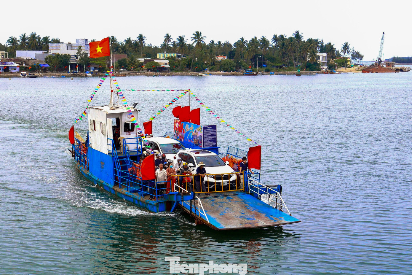 Thích mê rừng dừa xanh mướt nơi xã đảo Tam Hải- Ảnh 1.