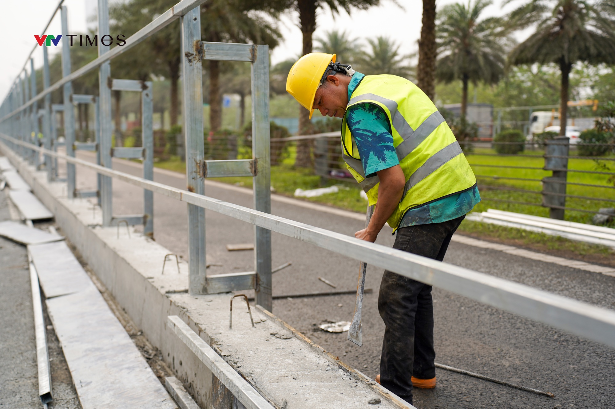 Toàn cảnh dự án Metro số 5 qua Đại lộ Thăng Long đang gấp rút triển khai - Ảnh 7.