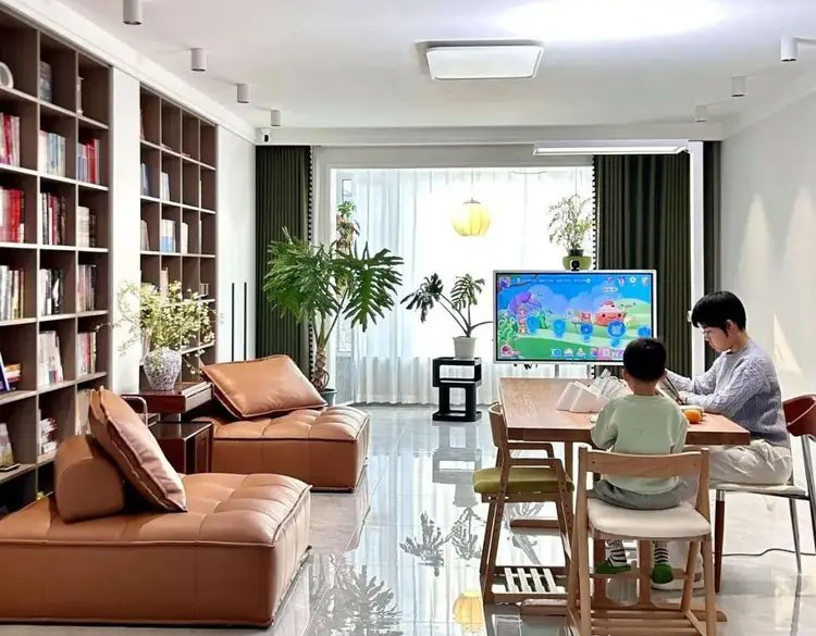 Nhiều gia đình bỏ bàn trà, đặt bàn ăn ngay phòng khách: Quyết định tưởng lạ nhưng giúp nhà rộng hơn, sống tiện hơn - Ảnh 4.