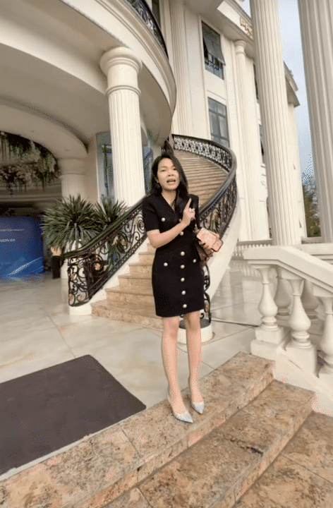 Hotmom Bảo Ngọc tổ chức sinh nhật 2 tuổi cho ái nữ tại trung tâm tiệc cưới lớn nhất vùng, dân tình đồn đoán là nhà chồng MC Mai Ngọc- Ảnh 4.