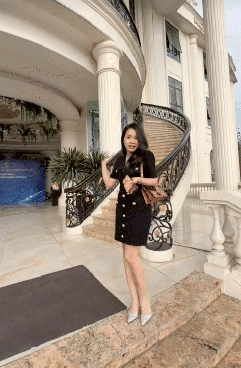 Hotmom Bảo Ngọc tổ chức sinh nhật 2 tuổi cho ái nữ tại trung tâm tiệc cưới lớn nhất vùng, dân tình đồn đoán là nhà chồng MC Mai Ngọc- Ảnh 16.