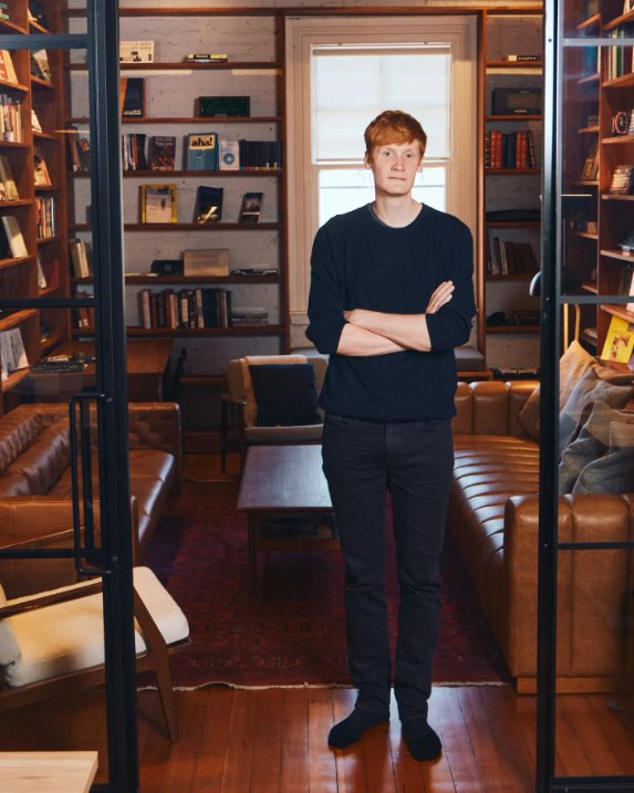 Bị đồng minh Anthropic đâm sau lưng, startup 30 tỷ USD lung lay sau 1 đêm, kẻ định nghĩa lại cách viết mã đang bị chính "tác phẩm" của mình đào thải- Ảnh 2.