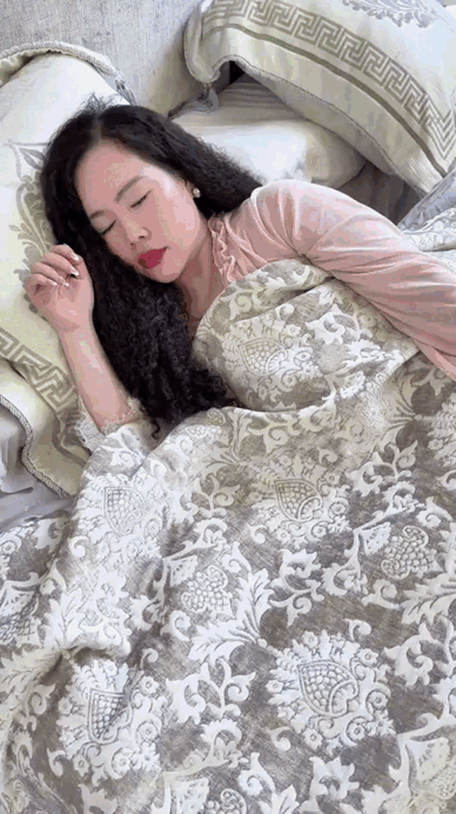 Đại gia châu Âu si mê nữ nghệ sĩ Việt cao 1m5, cung phụng như bà hoàng- Ảnh 6.