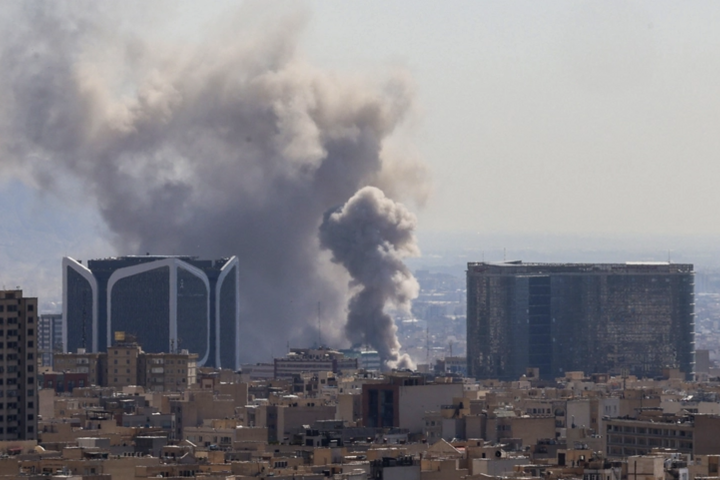 Qatar: Iran nã tên lửa trúng căn cứ quân sự lớn nhất của Mỹ ở Trung Đông- Ảnh 1.