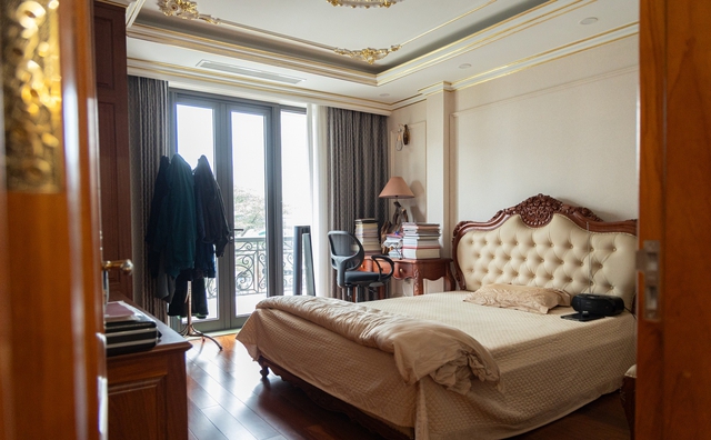 Nam NSND mang hàm Đại tá, cưới vợ đẹp kém 13 tuổi: U60 sống bình yên trong biệt thự bề thế ở Hà Nội- Ảnh 16.