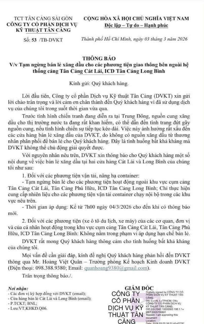 Các cây xăng trong cảng đã bán lại cho các xe bình thường - Ảnh 2.