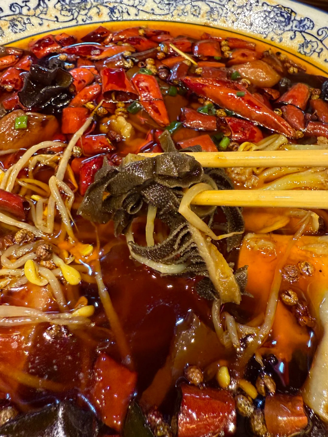 Thổ địa Trùng Khánh chỉ điểm: 8 món vỉa hè "ngon chấn động" giấu trong hẻm sâu, chưa ăn coi như phí tiền mua vé- Ảnh 11.