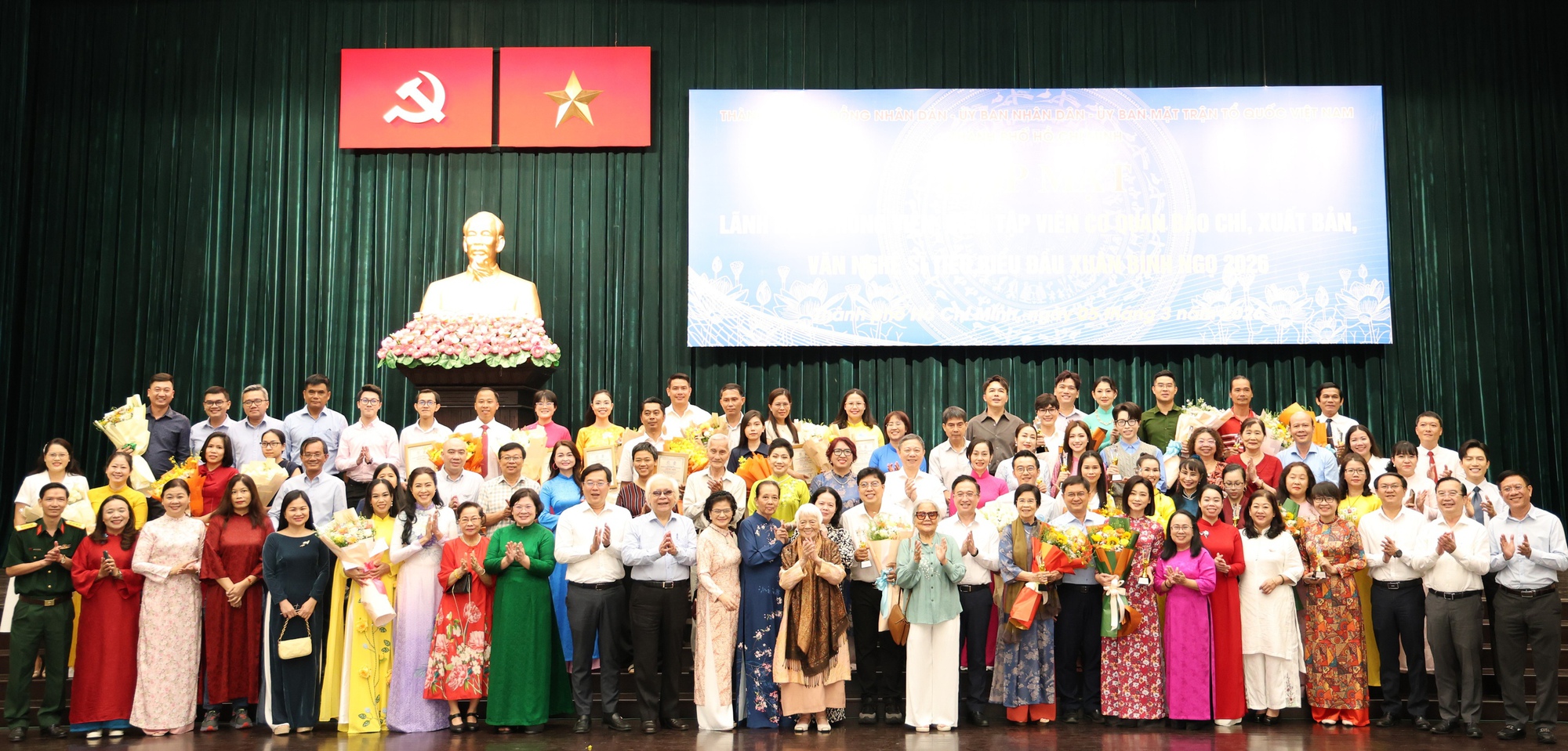 Lãnh đạo Thành ủy TPHCM thông tin tiến độ Nhà hát Giao hưởng và trung tâm biểu diễn Thủ Thiêm - Ảnh 1.