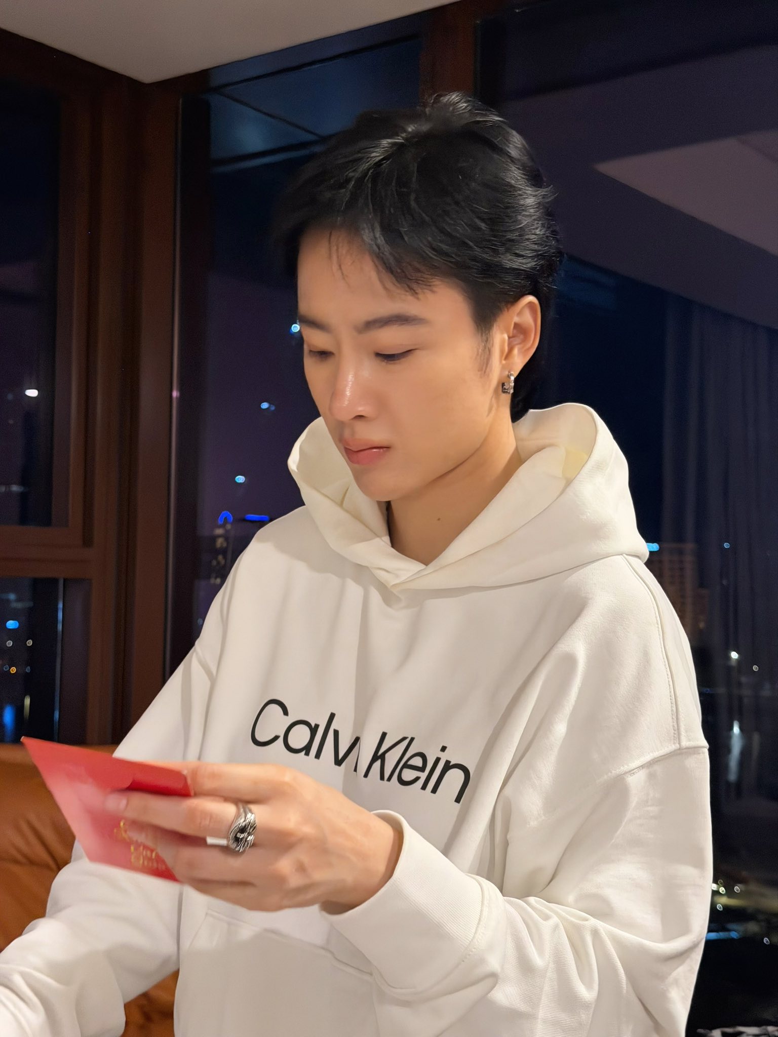 Mỹ nhân Việt nổi tiếng quốc tế nhờ một chiếc váy, nay xuống tóc thay đổi đến mức ai nhìn cũng kêu trời - Ảnh 6.